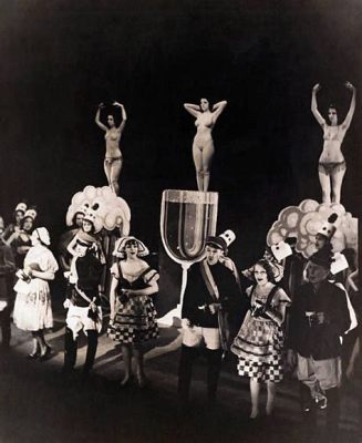 Varieté! Um Retrato do Cabaret Berlim dos Anos 20 Através de Triângulos Amorosos e Acrobacias Perigosas