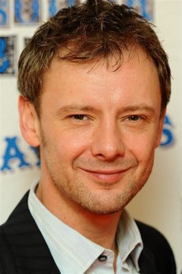 Intruders! Uma Jornada Surreal Através do Tempo e da Psiquê Humana com John Simm